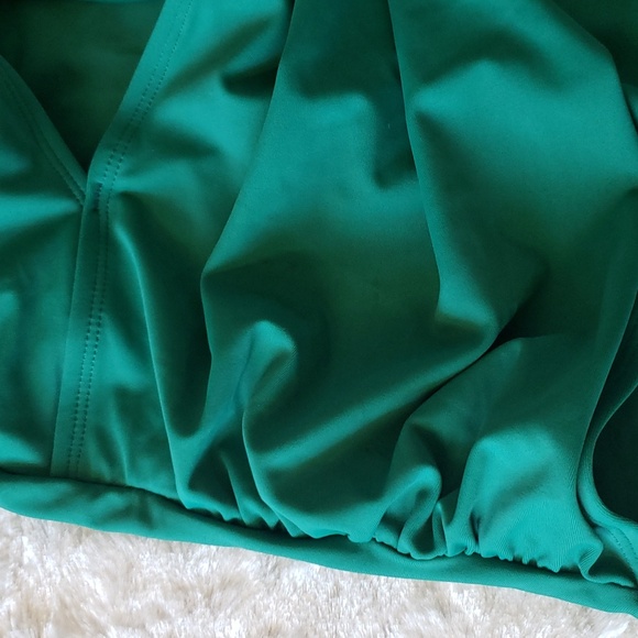 NWT Daci Swimsuit Ruched Front Full Lining Built in Cups Green Womens 18 W - Picture 9 of 16